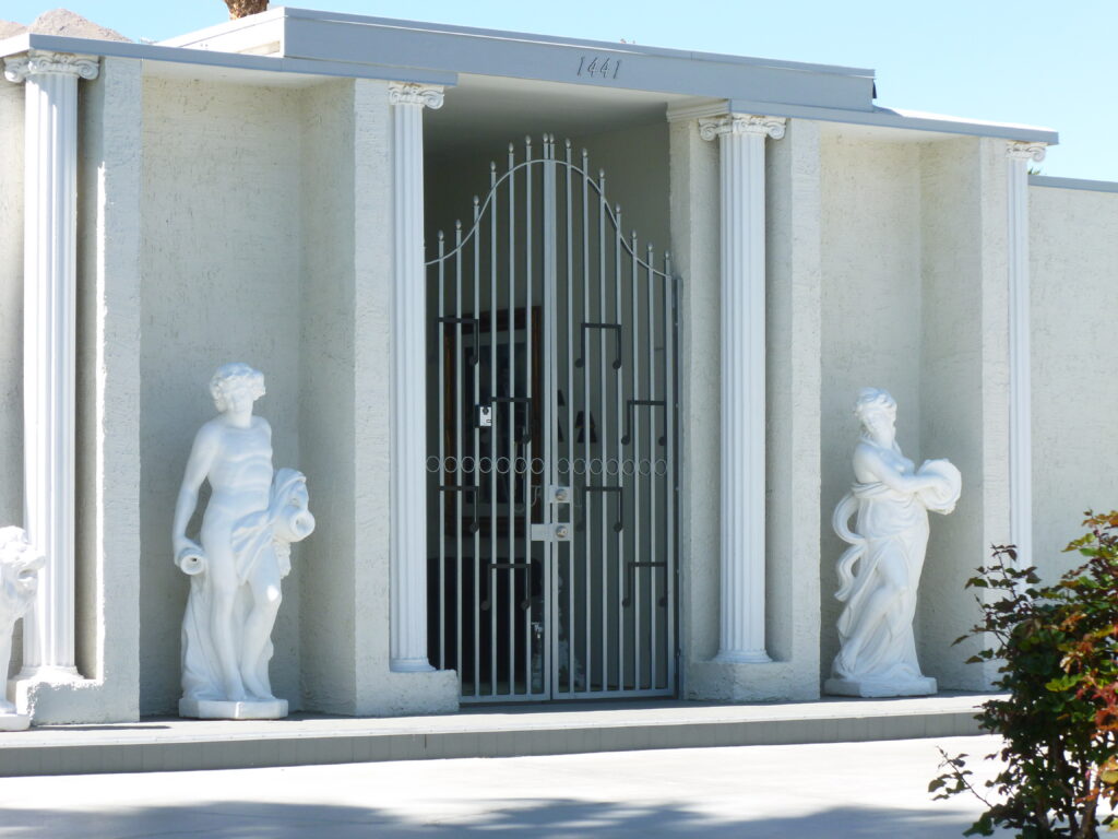 Piazza Di Liberace gallery image 2
