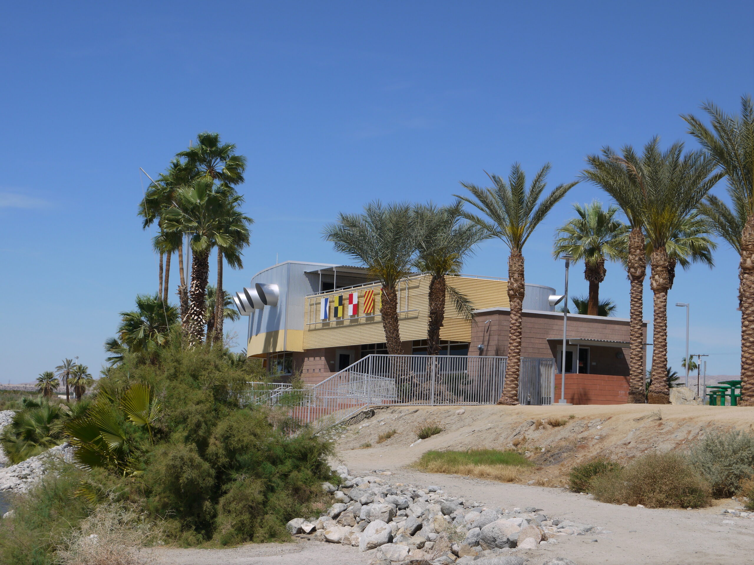 North Shore Beach & Yacht Club gallery image 1