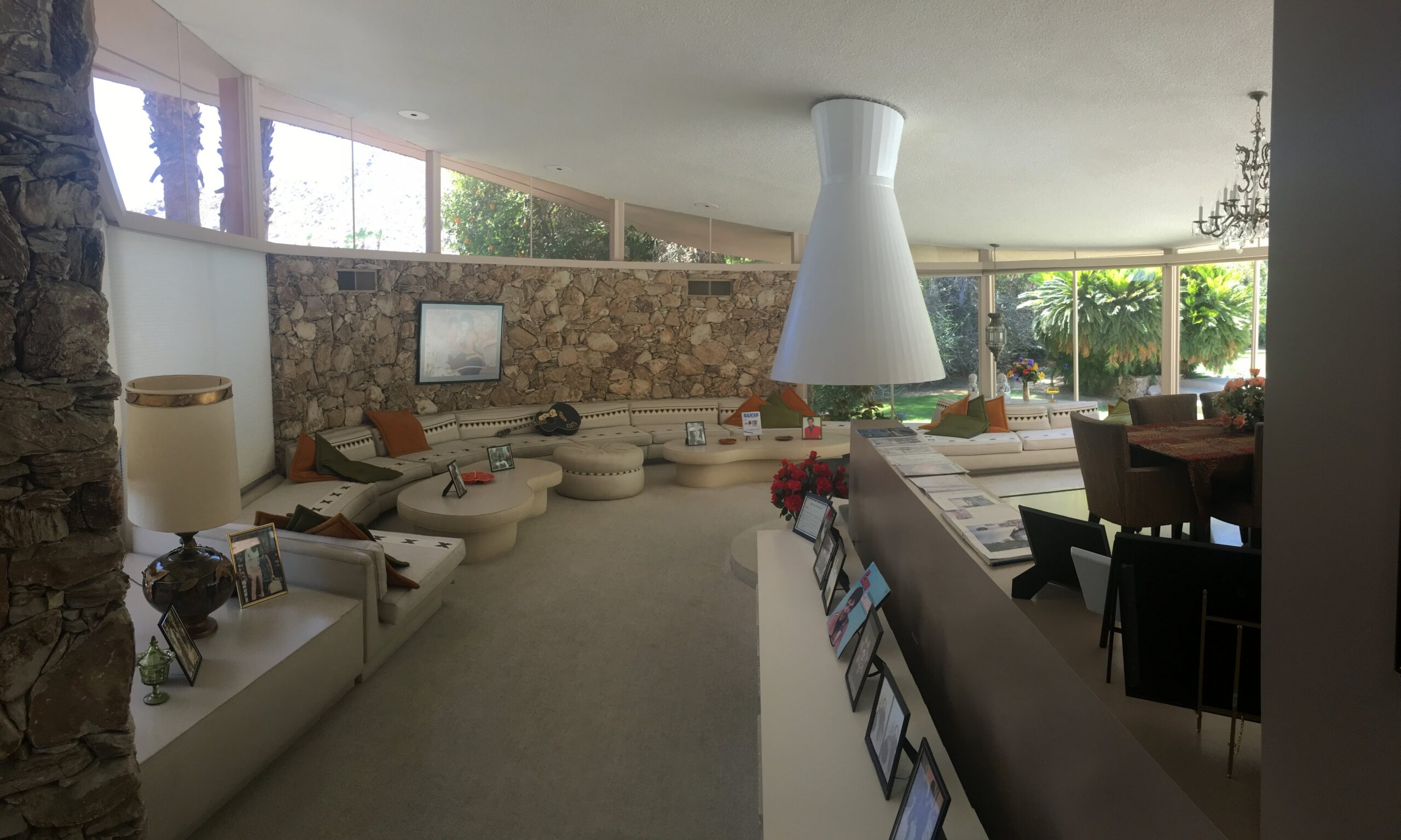 Elvis Honeymoon Hideaway gallery image 1