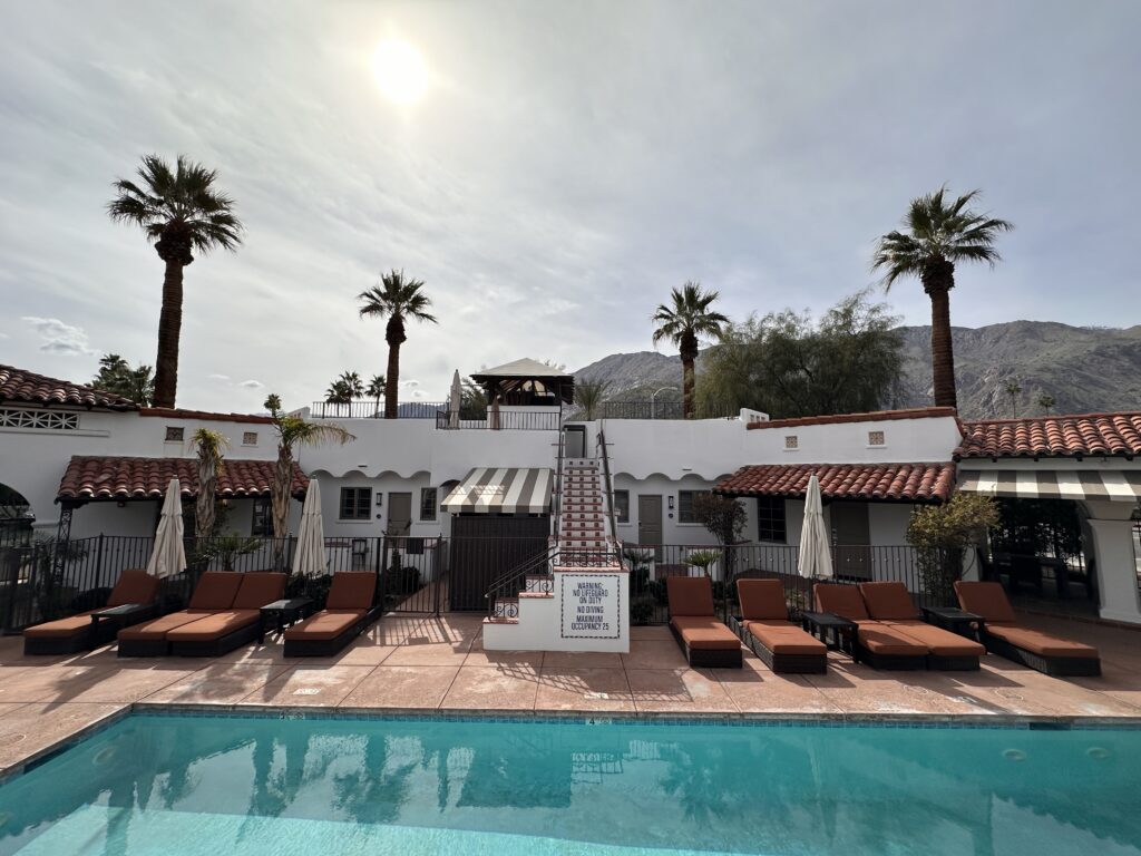 Triada Palm Springs gallery image 1