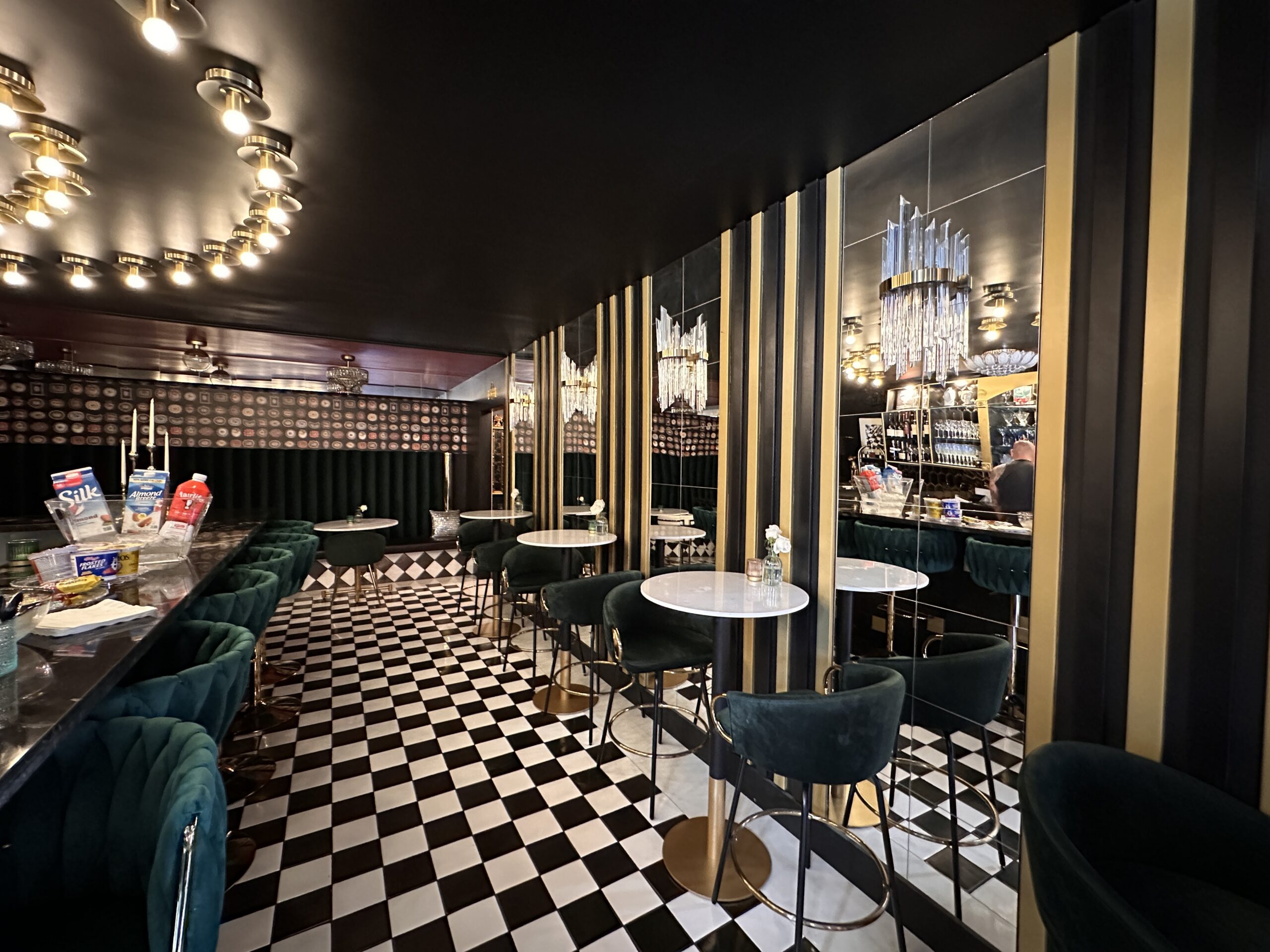 Bar Valerie gallery image 6