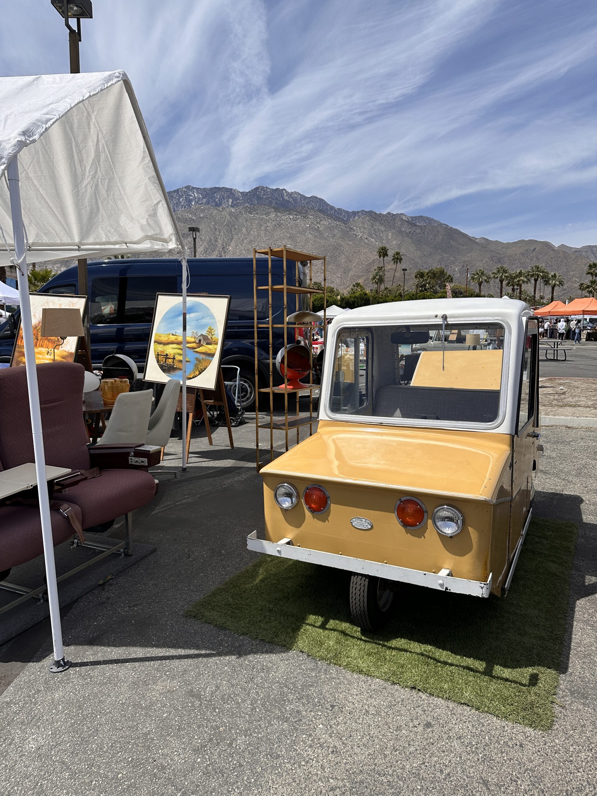 Palm Springs Vintage Market gallery image 4
