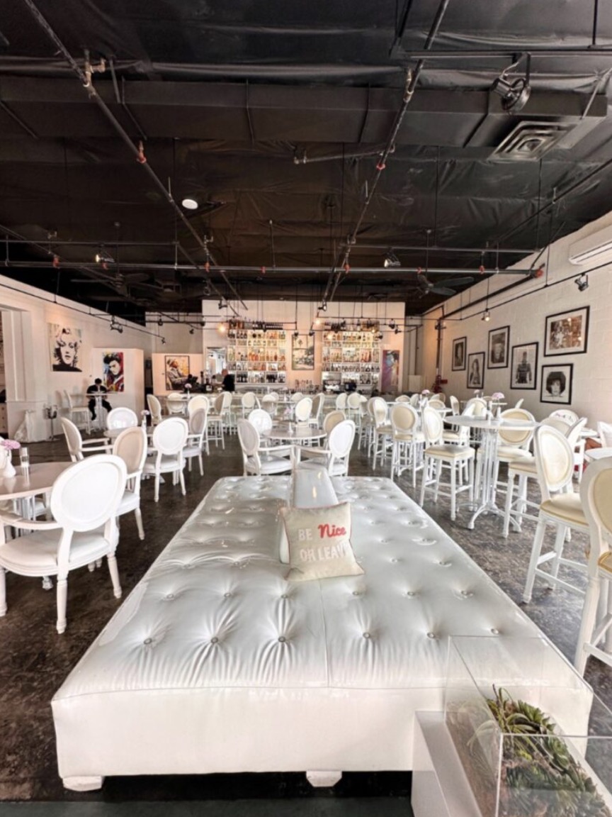 EIGHT4NINE Restaurant &amp; Lounge